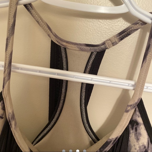 LuluLemon Halter Tank w/ built in Sports Bra - Picture 3 of 4